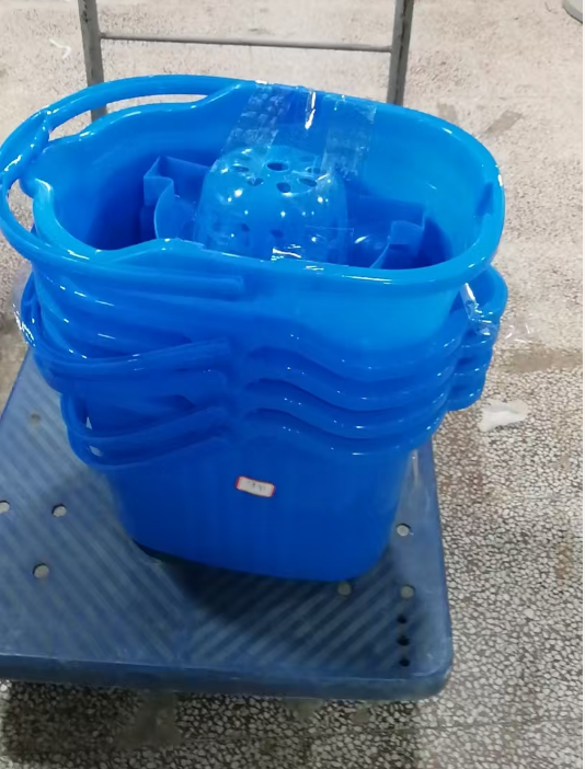 拖把桶 底部带轮 颜色随机